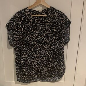 Reitmans Black and Cream Blouse